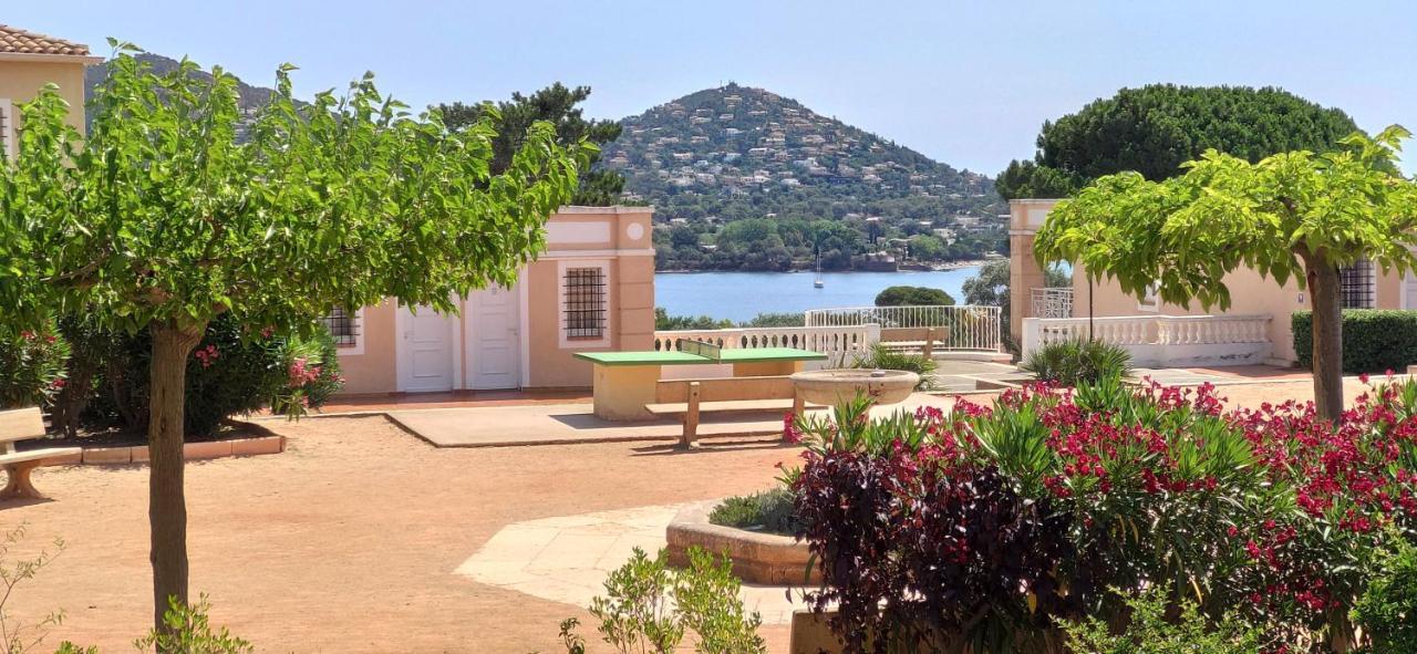 Agay Cap Esterel, Le Village Belvedere T2 Climatise Rez-De-Jardin, Vue Mer, Piscine Et Parking Inclus Saint-Raphaël Eksteriør billede
